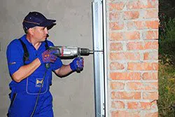 Exclusive Garage Door Repair Service Jacksonville Beach, FL 904-299-5825 - installation-side